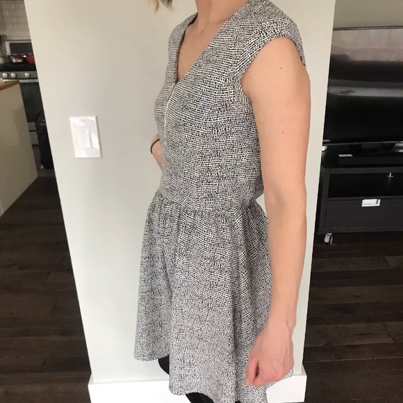 H&M Women’s Fit & Flare Dress Black/White Design - Picture 2 of 6